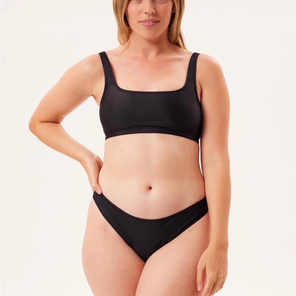 NWT Girlfriend Collective Swim/Sport Top